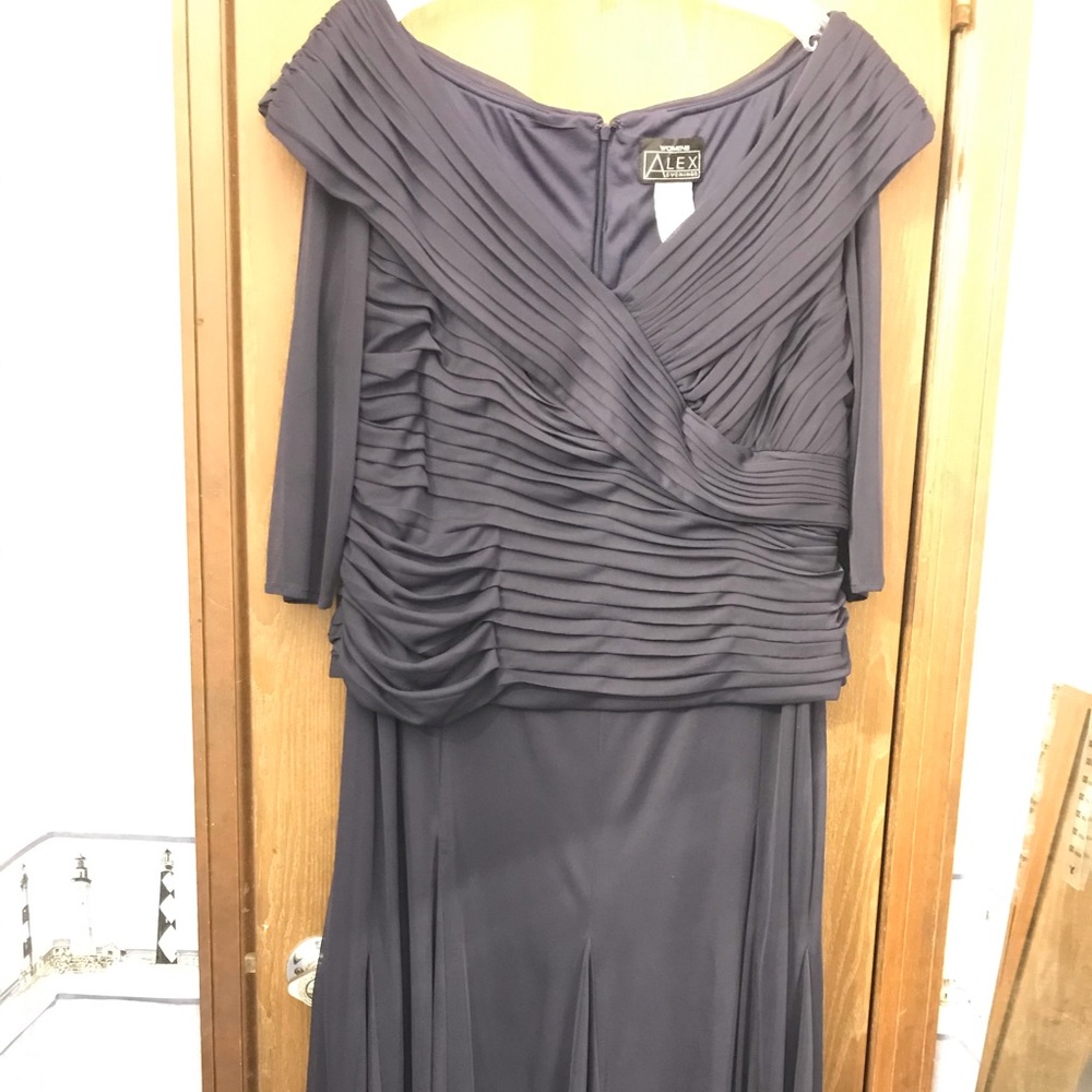 Alex Evenings semi formal Dress